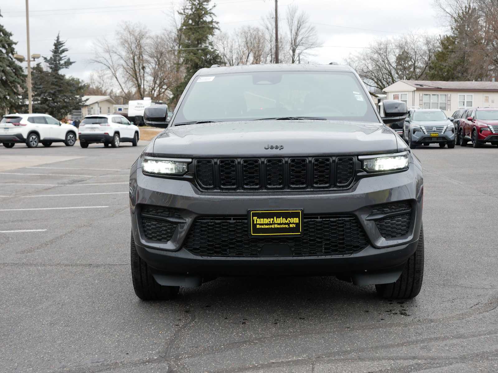 2025 Jeep Grand Cherokee Altitude photo 2