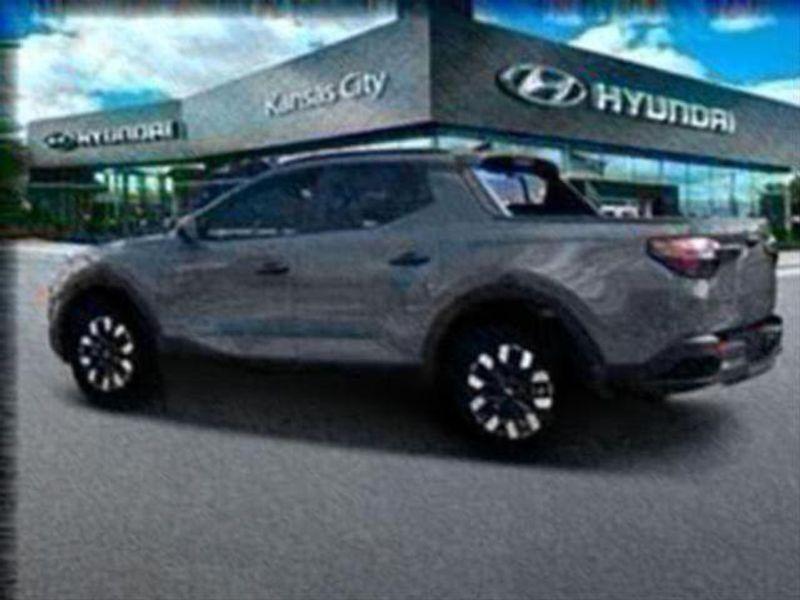 2025 Hyundai Santa Cruz SEL Activity photo 3