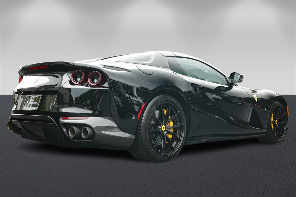2023 Ferrari 812 GTS Base photo 10