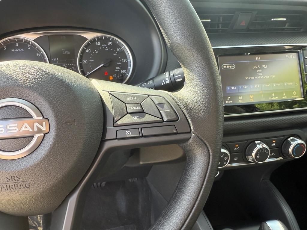 2025 Nissan Kicks Play S photo 11
