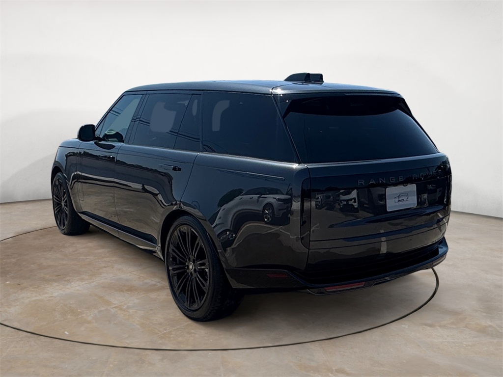 2025 Land Rover Range Rover SE photo 2
