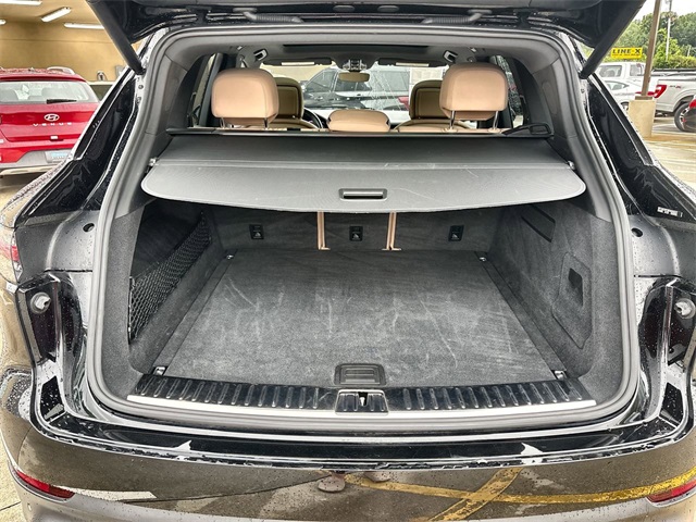 2022 Porsche Cayenne Base photo 24