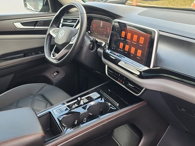 2025 Volkswagen Atlas Peak Edition photo 10
