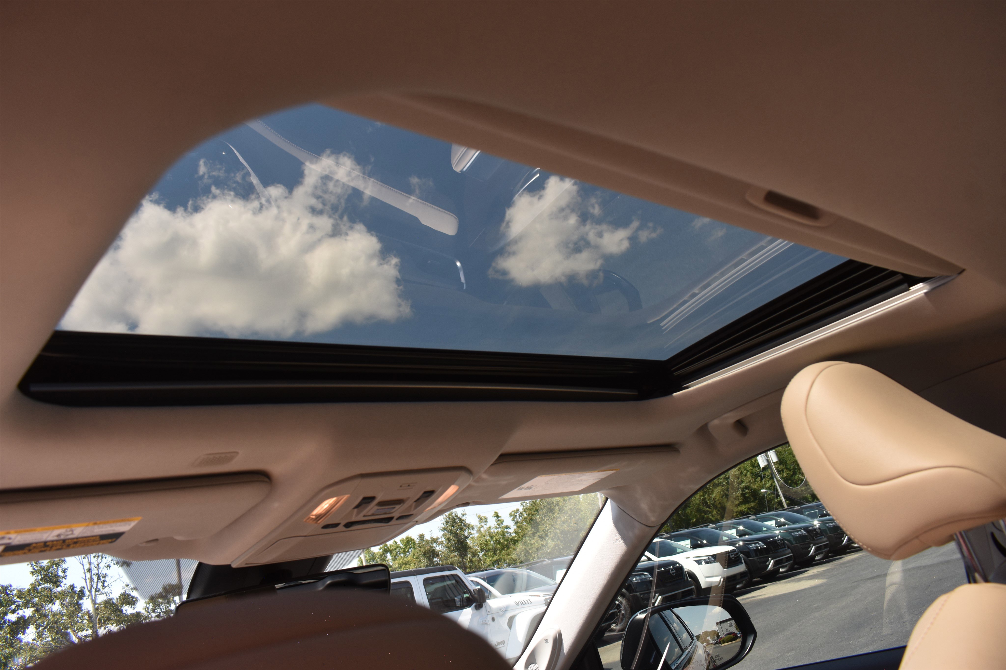 2022 Toyota Highlander Limited photo 8