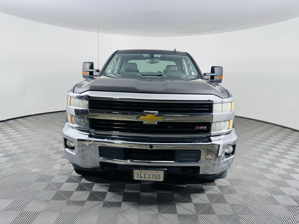 2015 Chevrolet Silverado 2500HD LT photo 3