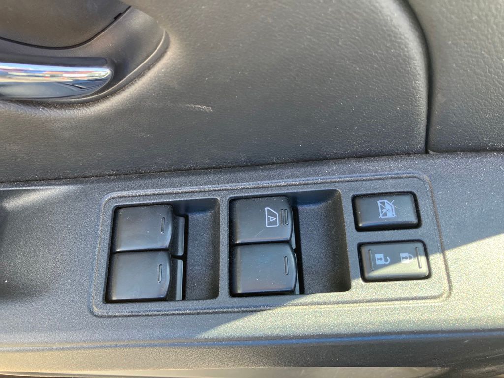 2025 Nissan Frontier SV photo 10