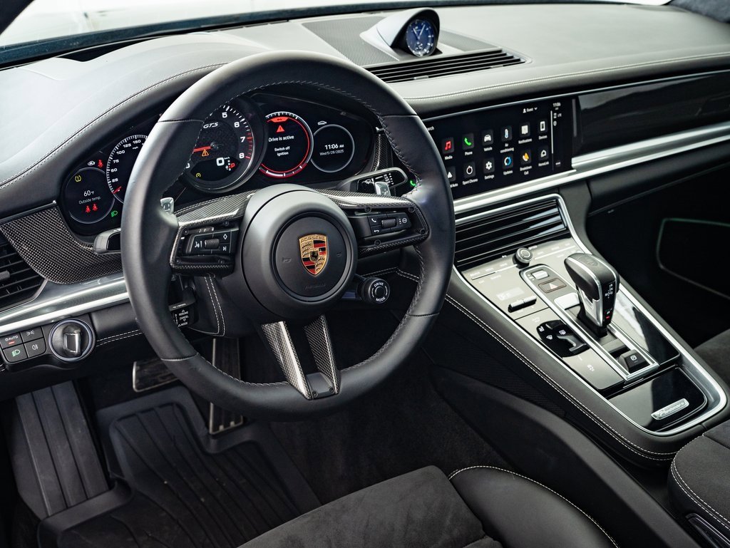 2023 Porsche Panamera GTS photo 4