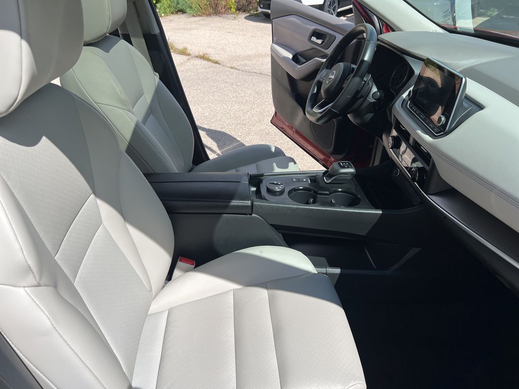 2023 Nissan Rogue SV photo 20