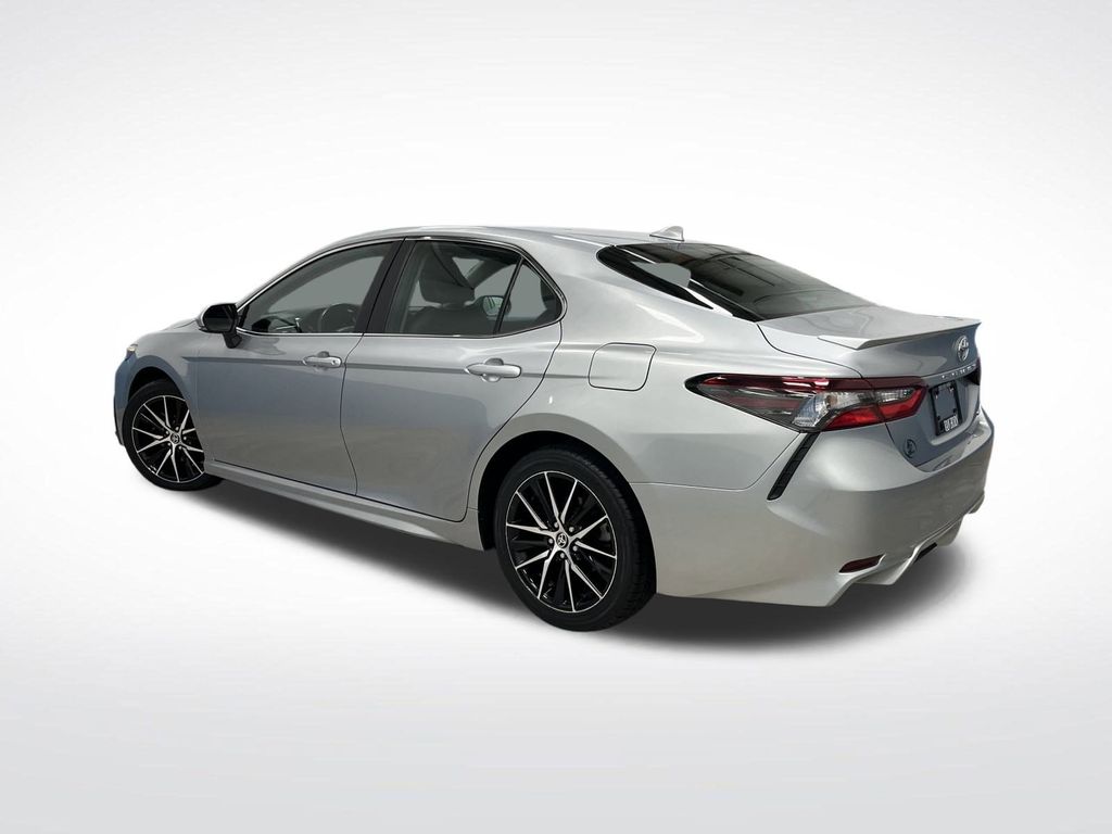 2023 Toyota Camry SE photo 3