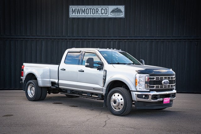 2023 Ford F-450 Super Duty XLT's photo
