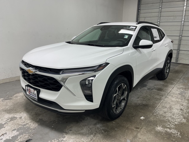 2025 Chevrolet Trax LT photo 6