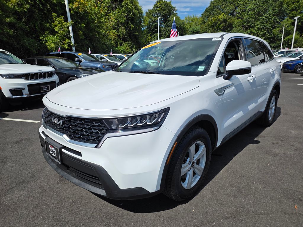 2022 Kia Sorento LX photo 4