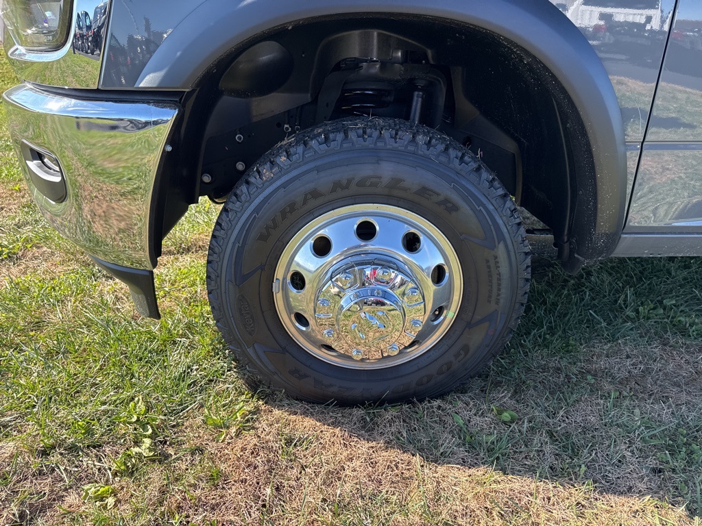 2026 Ram 3500 Tradesman photo 2