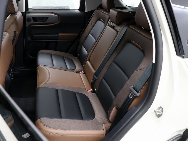 2025 Ford Bronco Sport Outer Banks photo 9
