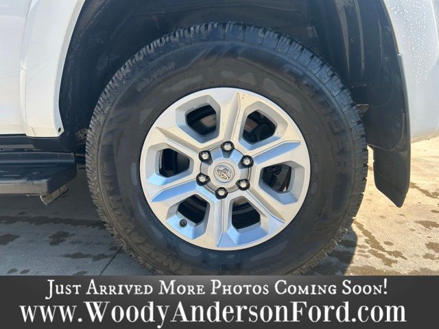2021 Toyota 4Runner SR5 photo 6