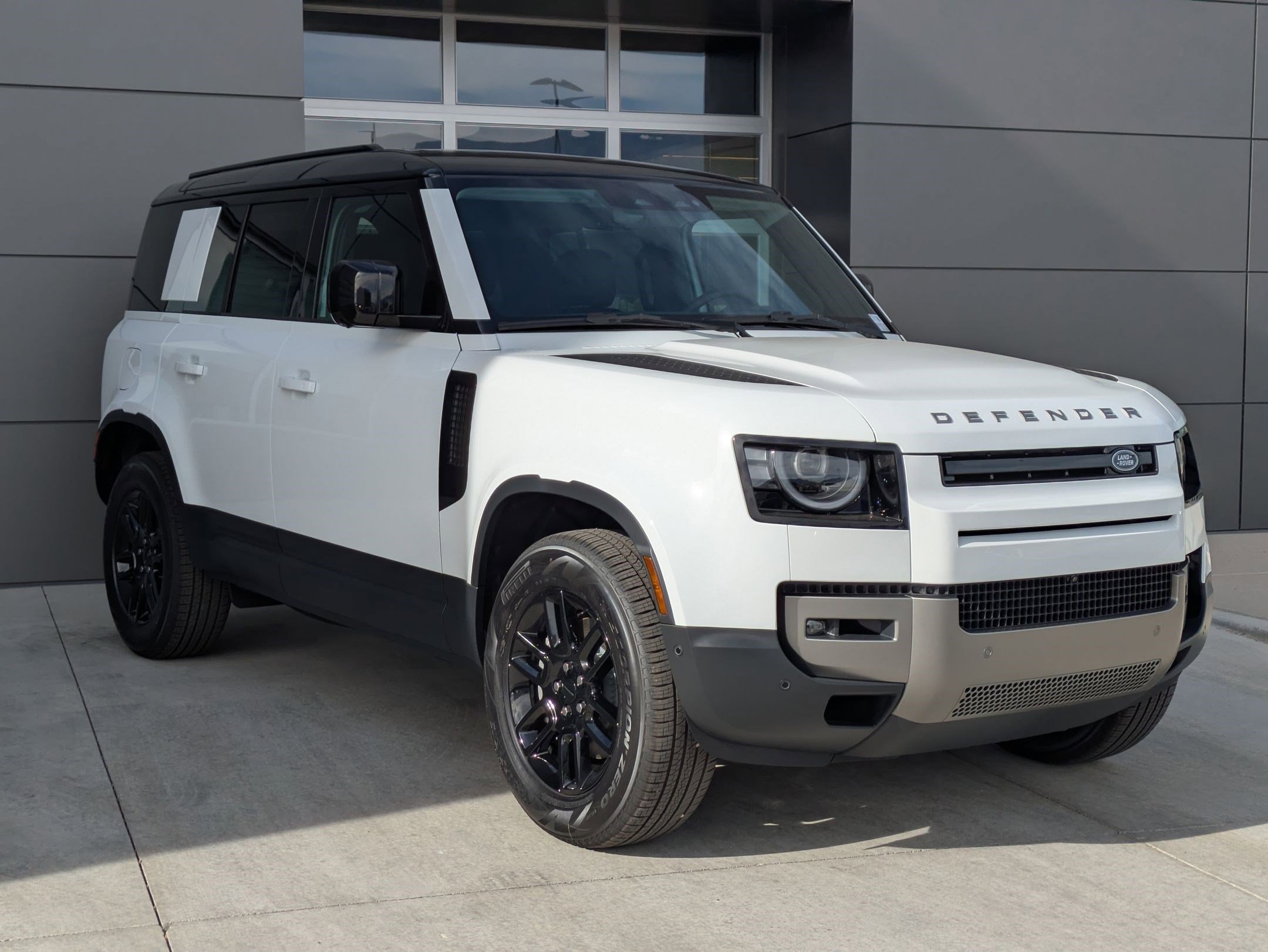 2026 Land Rover Defender 110 S photo 3