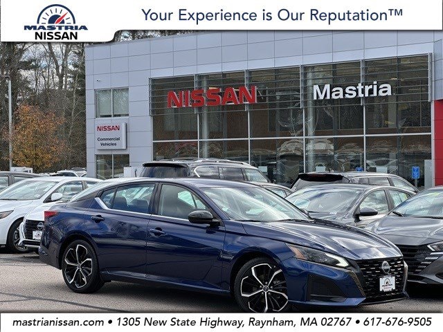 2023 Nissan Altima SR's photo