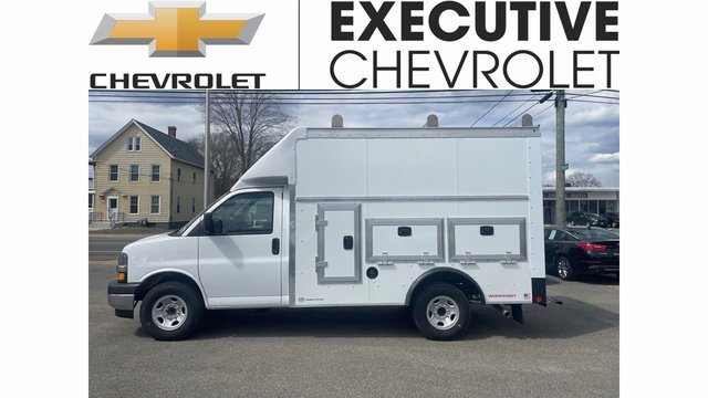 2025 Chevrolet Express Cutaway Base's photo