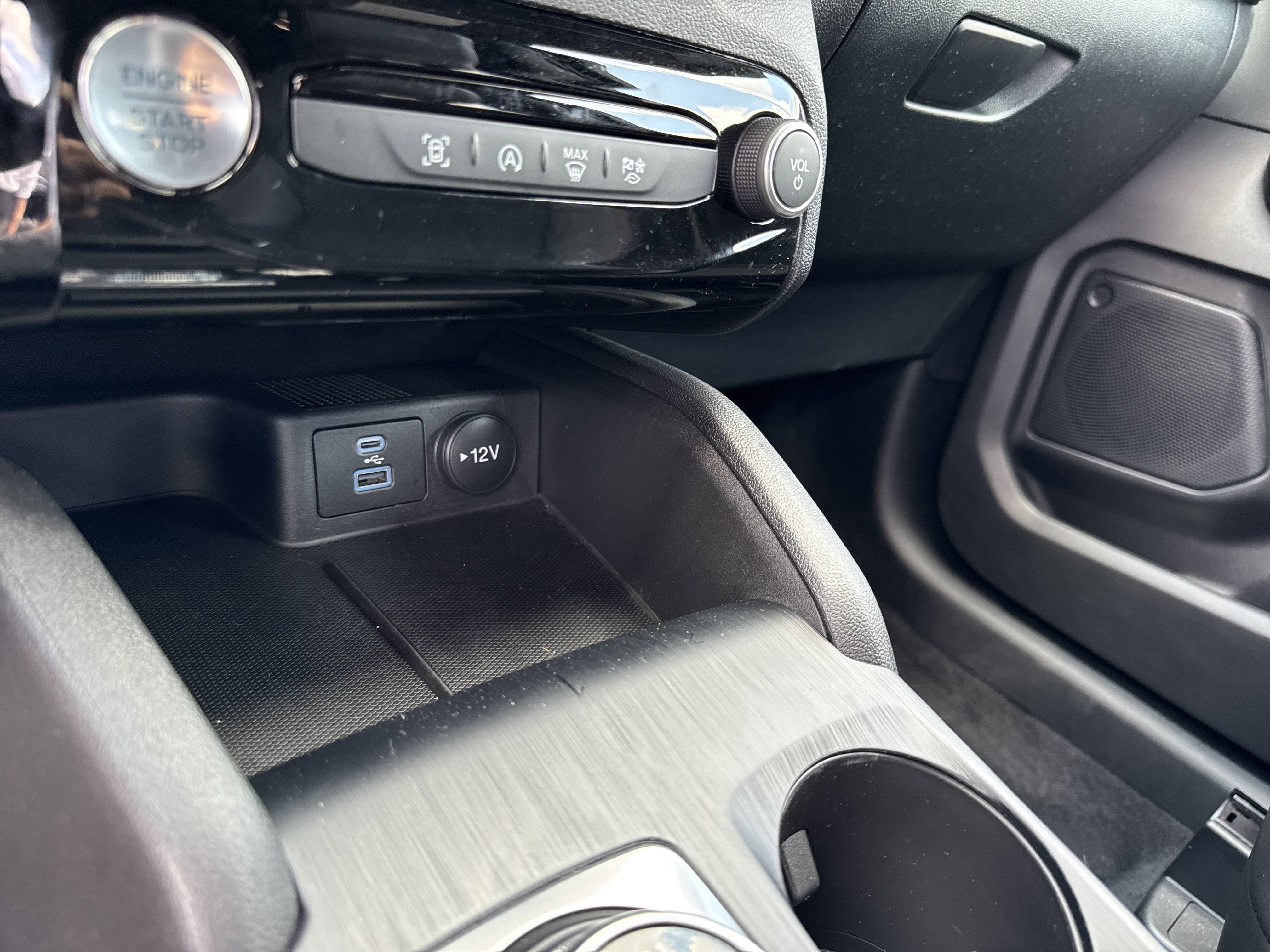 2023 Ford Escape ST-Line photo 3