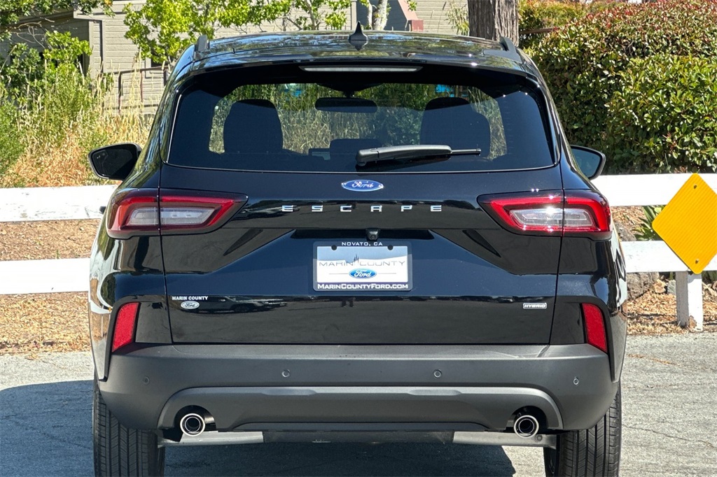 2025 Ford Escape ST-Line photo 4