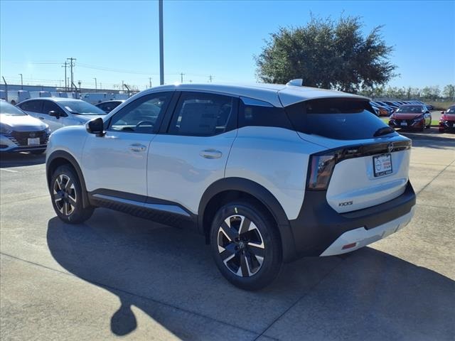 2025 Nissan Kicks SV photo 2