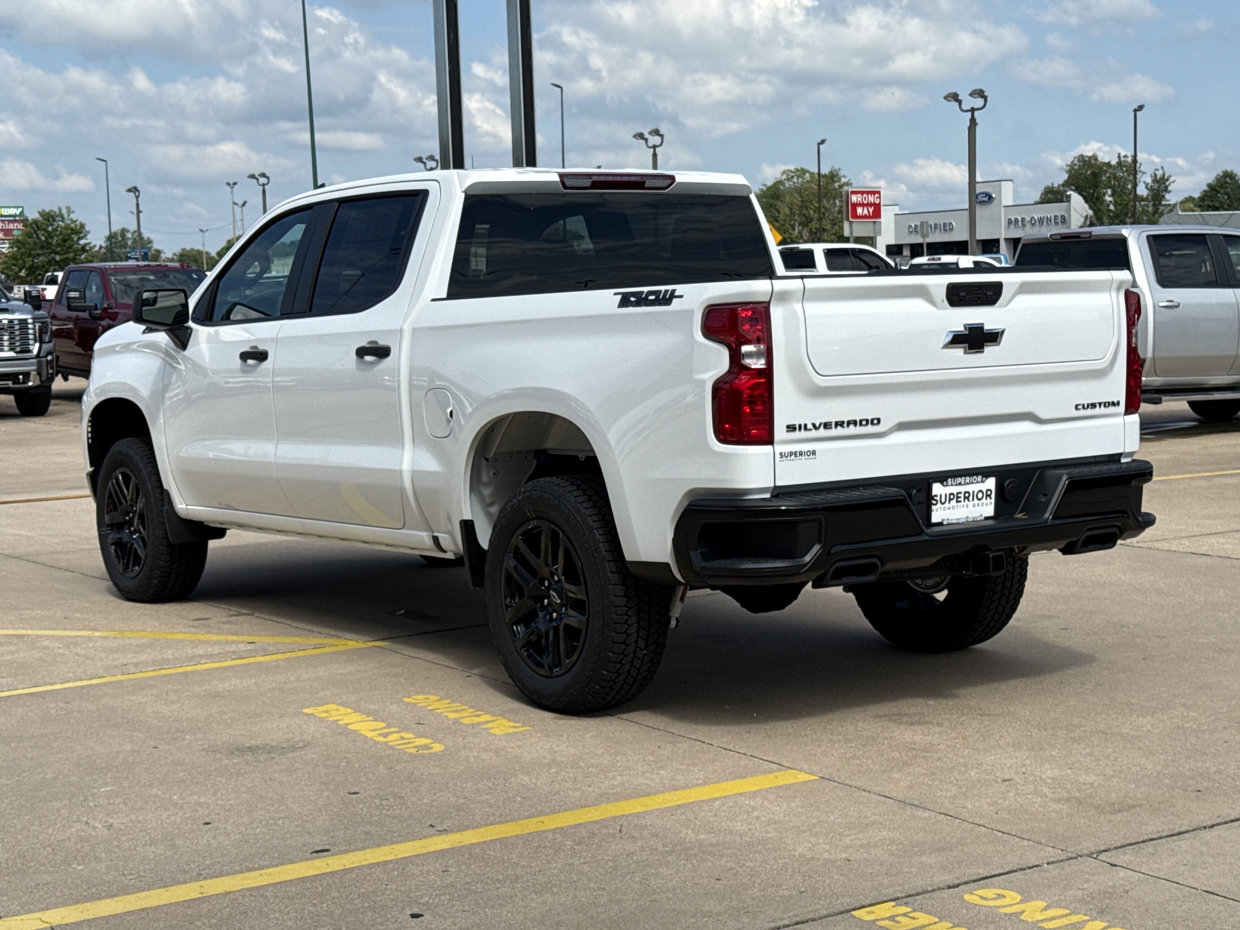 2025 Chevrolet Silverado 1500 Custom Trail Boss photo 8