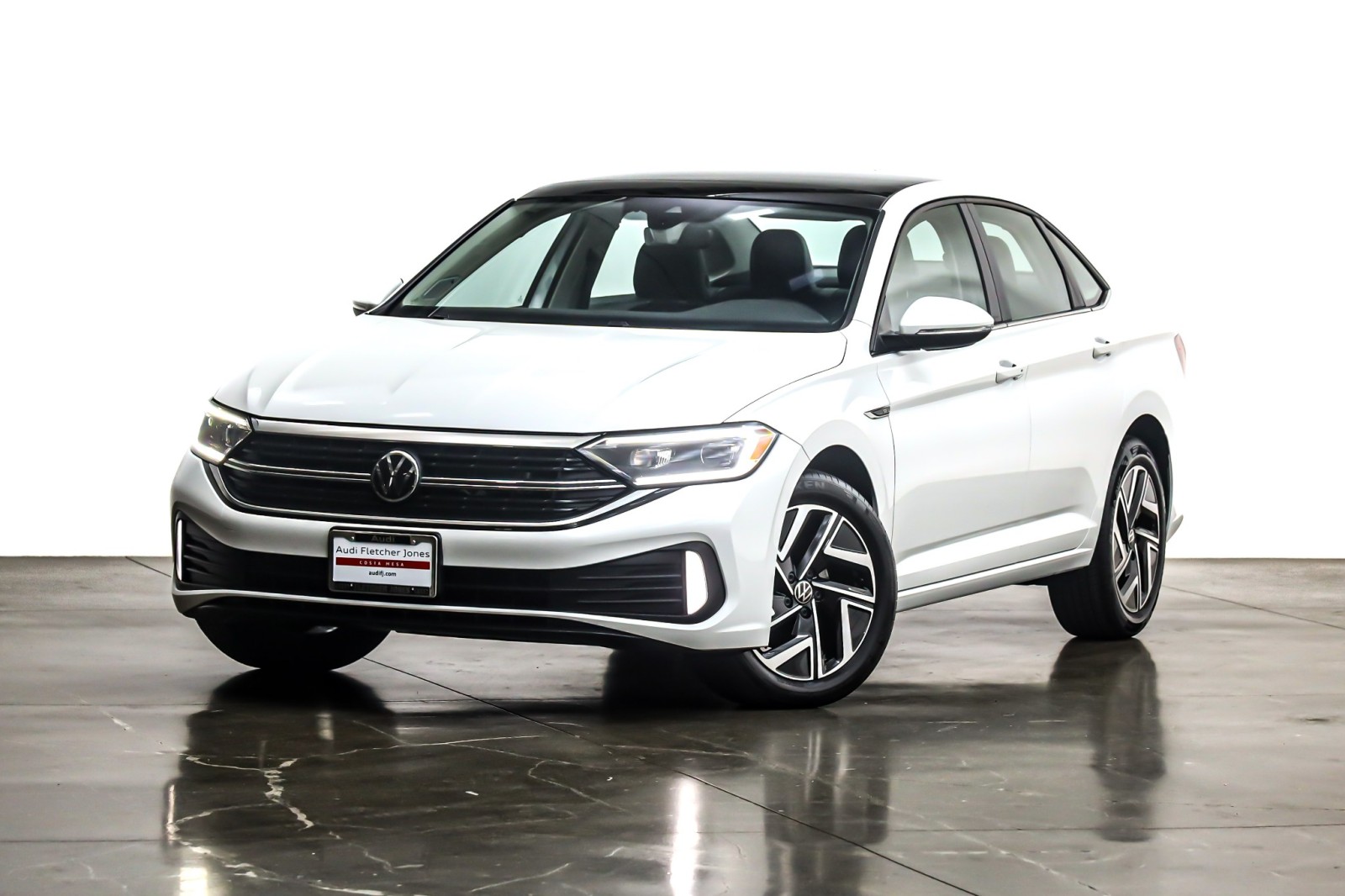 2024 Volkswagen Jetta SEL's photo