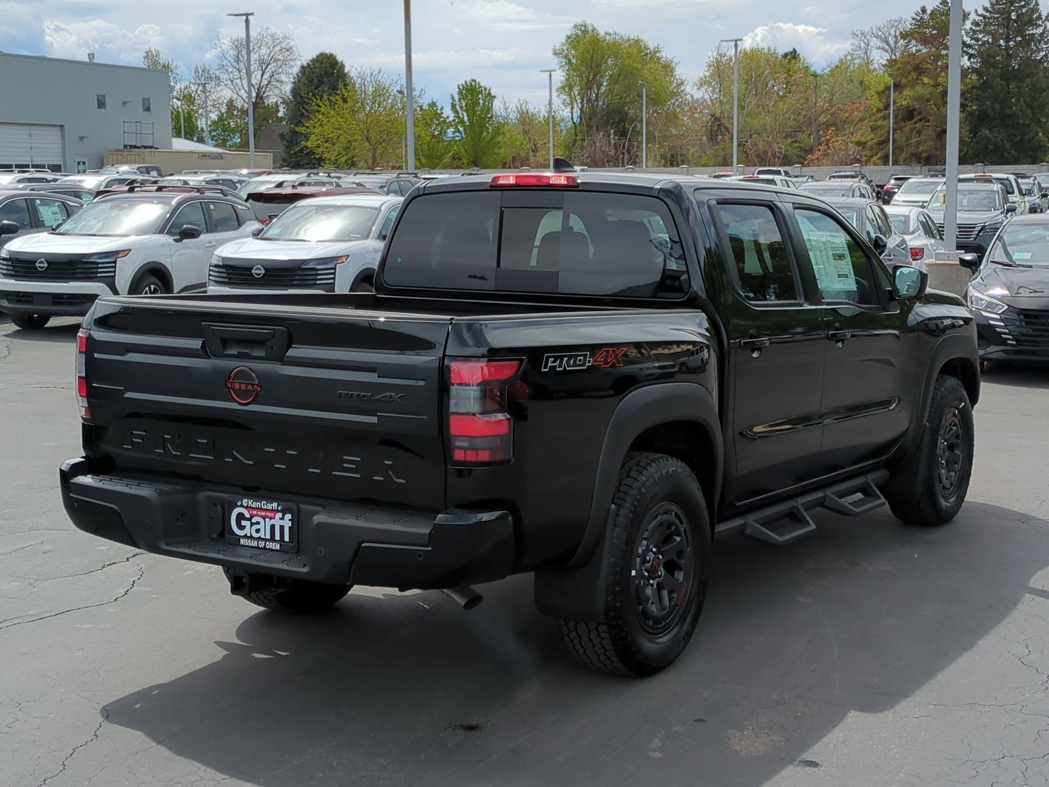 2025 Nissan Frontier Crew Cab PRO-4X photo 3