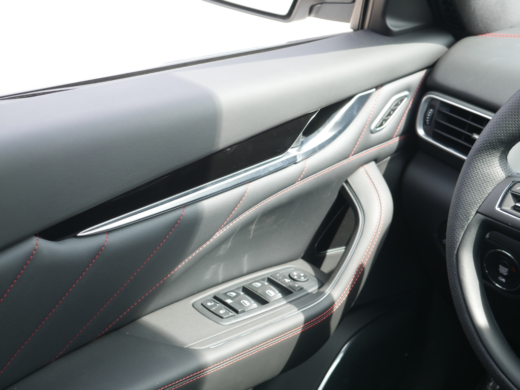 2024 Maserati Levante Modena photo 22