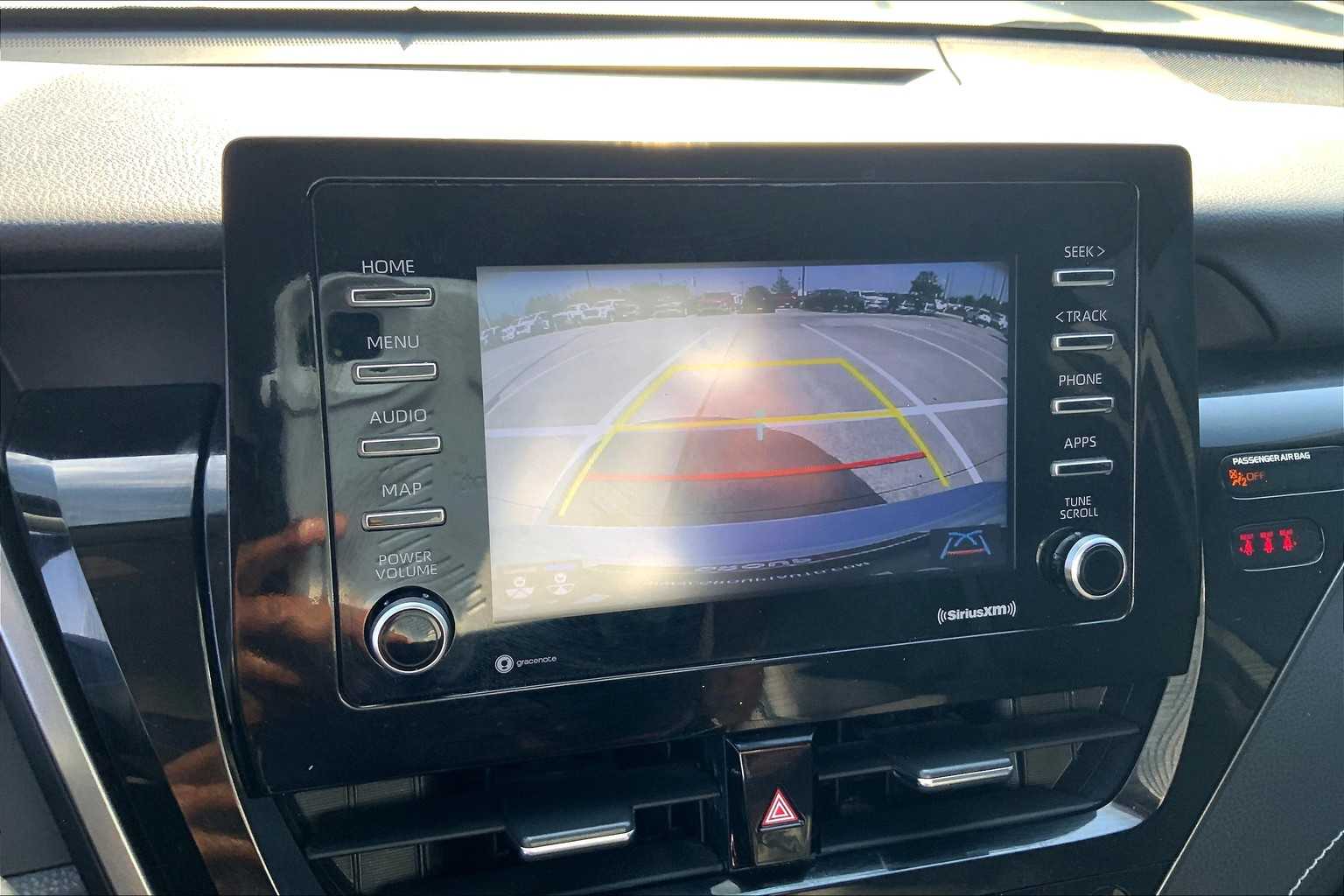 2022 Toyota Camry SE photo 25