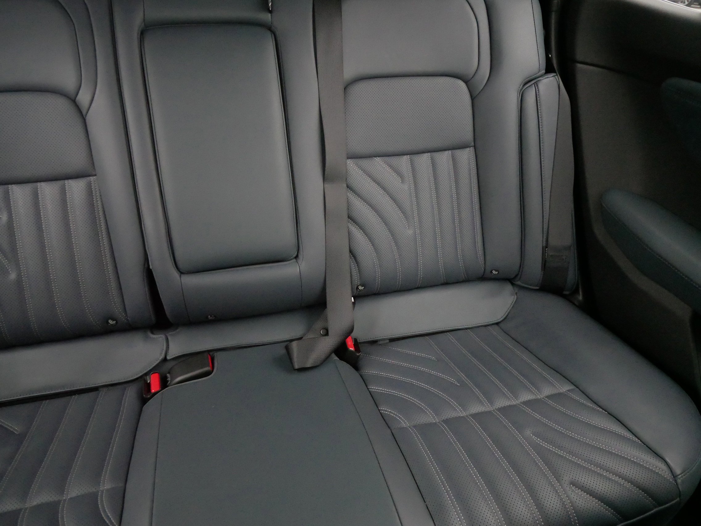 2023 Nissan ARIYA Platinum photo 14