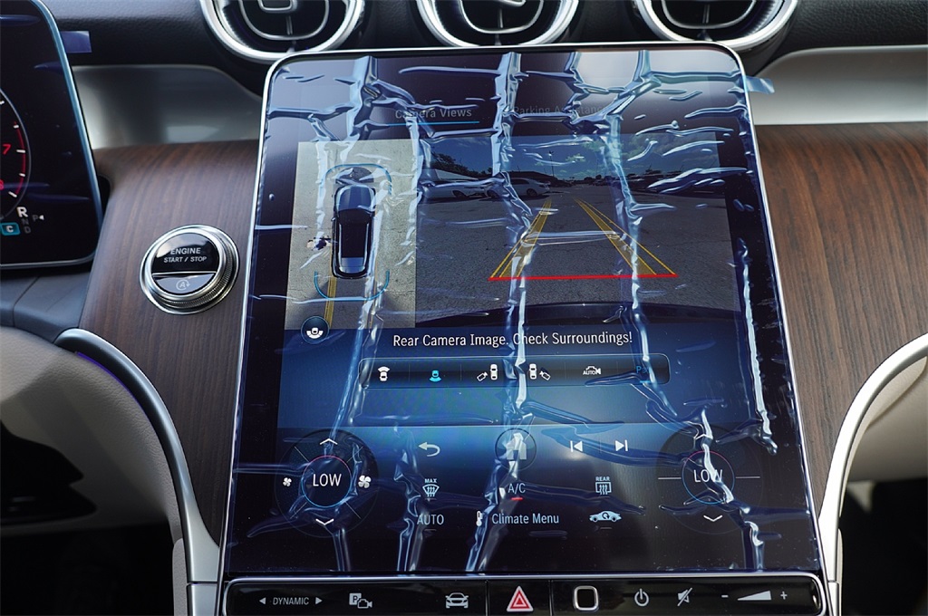 2025 Mercedes Benz GLC 300 photo 23