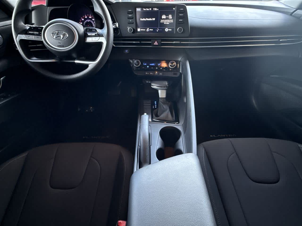 2023 Hyundai Elantra SEL photo 19