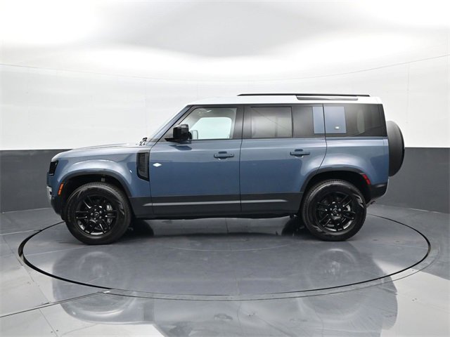 2024 Land Rover Defender 110 S photo 7