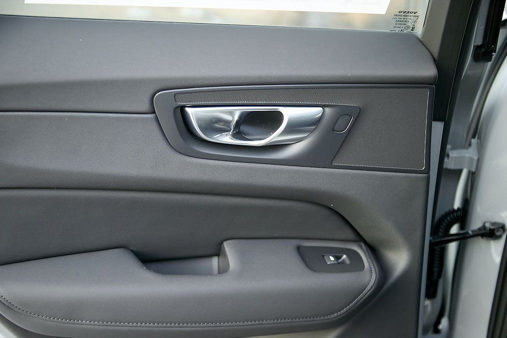 2026 VOLVO XC60 - Image 20