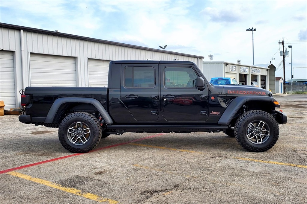 2025 Jeep Gladiator Mojave photo 4