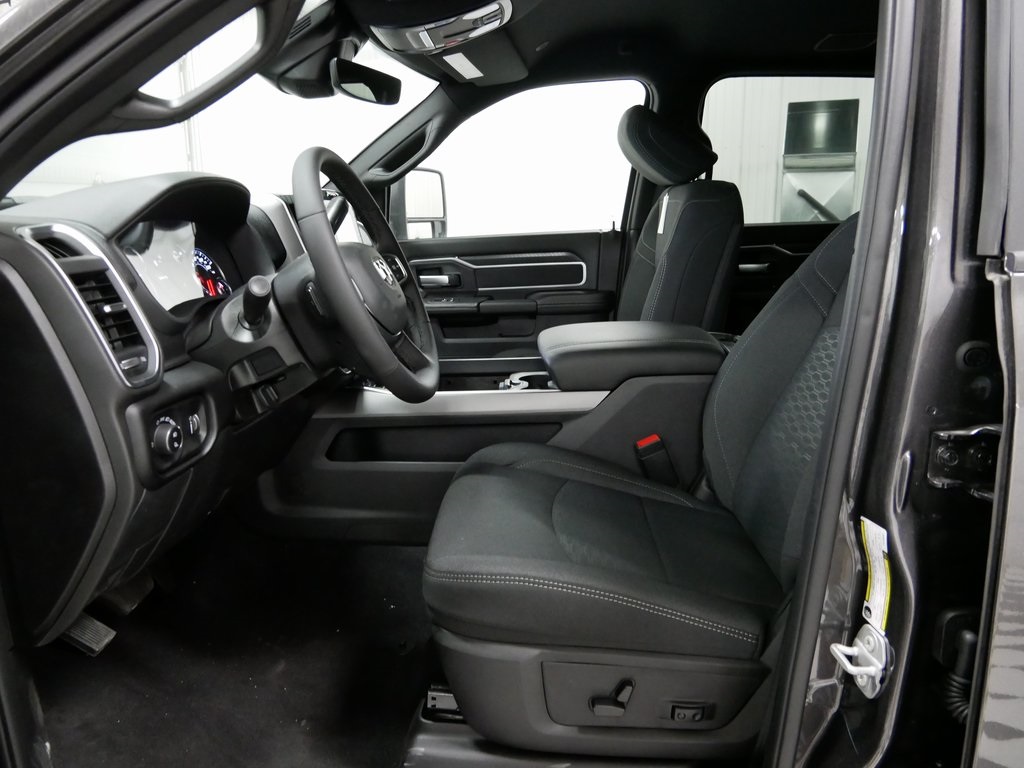 2026 Ram 3500 Big Horn photo 7