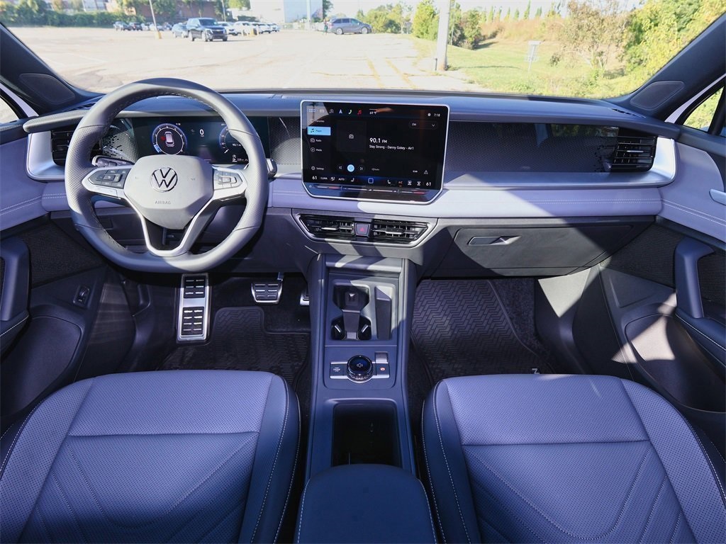 2025 Volkswagen Tiguan SE R-Line Black photo 16