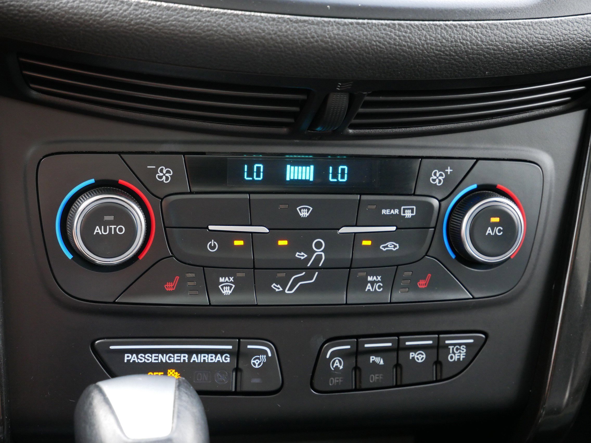 2017 Ford Escape Titanium photo 21