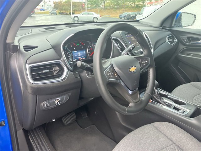 2024 Chevrolet Equinox LT photo 2