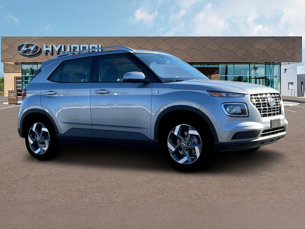 2025 Hyundai Venue SEL photo 8