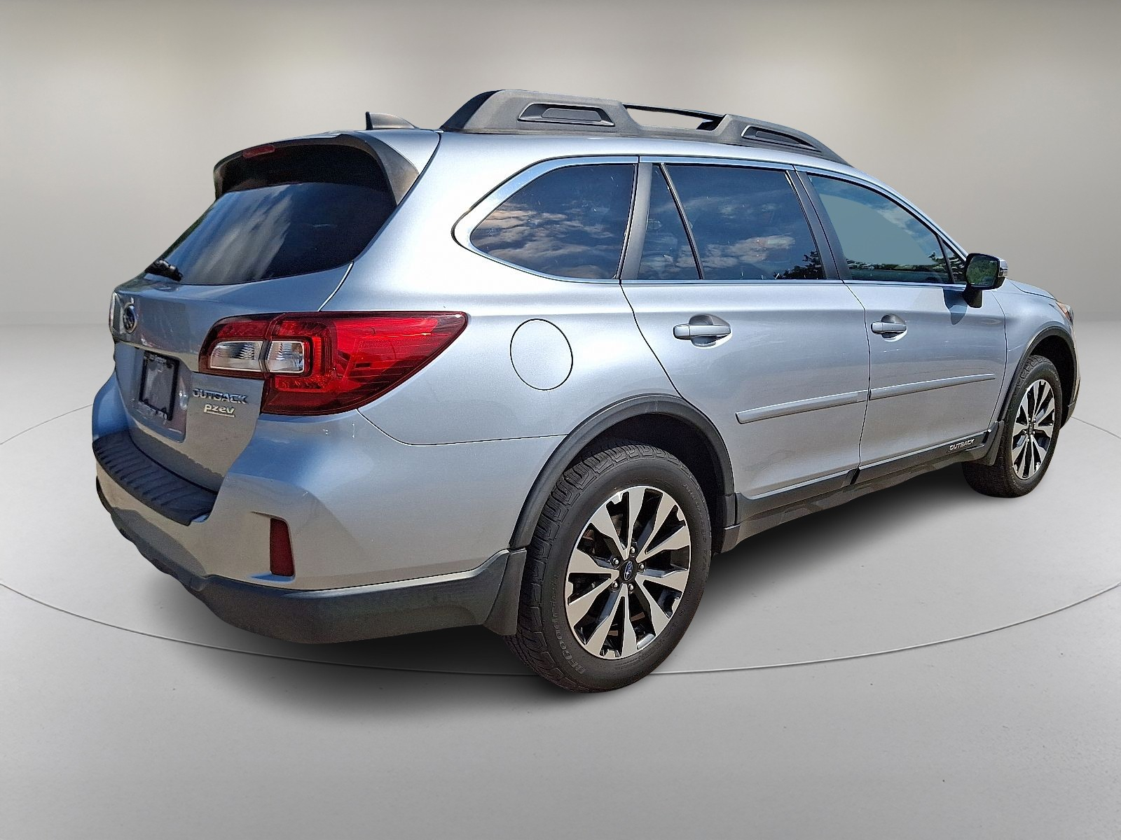2016 Subaru Outback 2.5i Limited photo 11