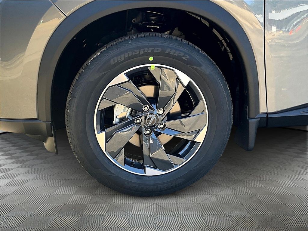 2026 Nissan Rogue SV photo 12