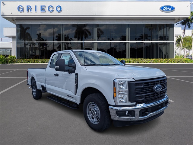 2026 Ford F-350 Super Duty XL's photo