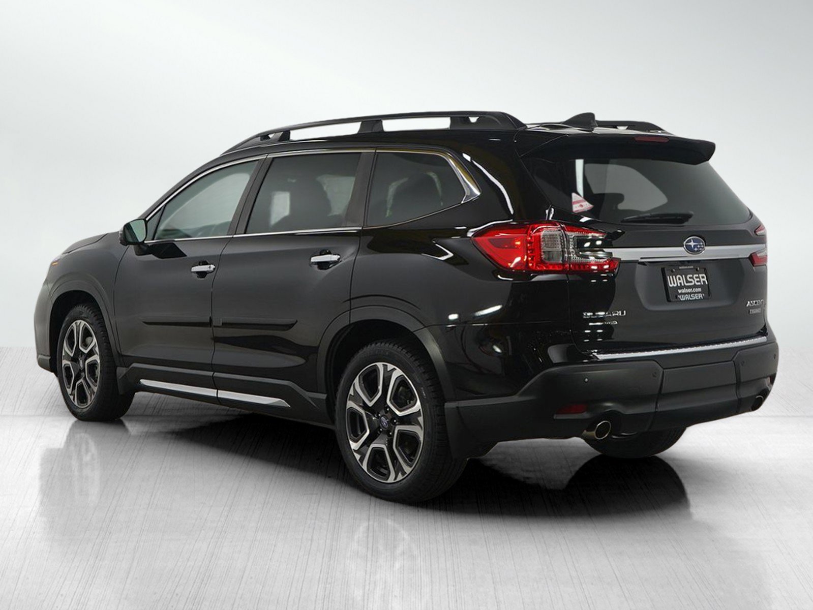 2023 Subaru Ascent Touring photo 3