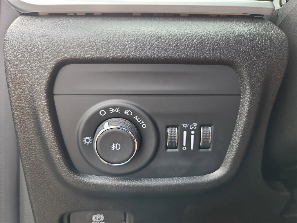 2025 Jeep Grand Cherokee Limited photo 27