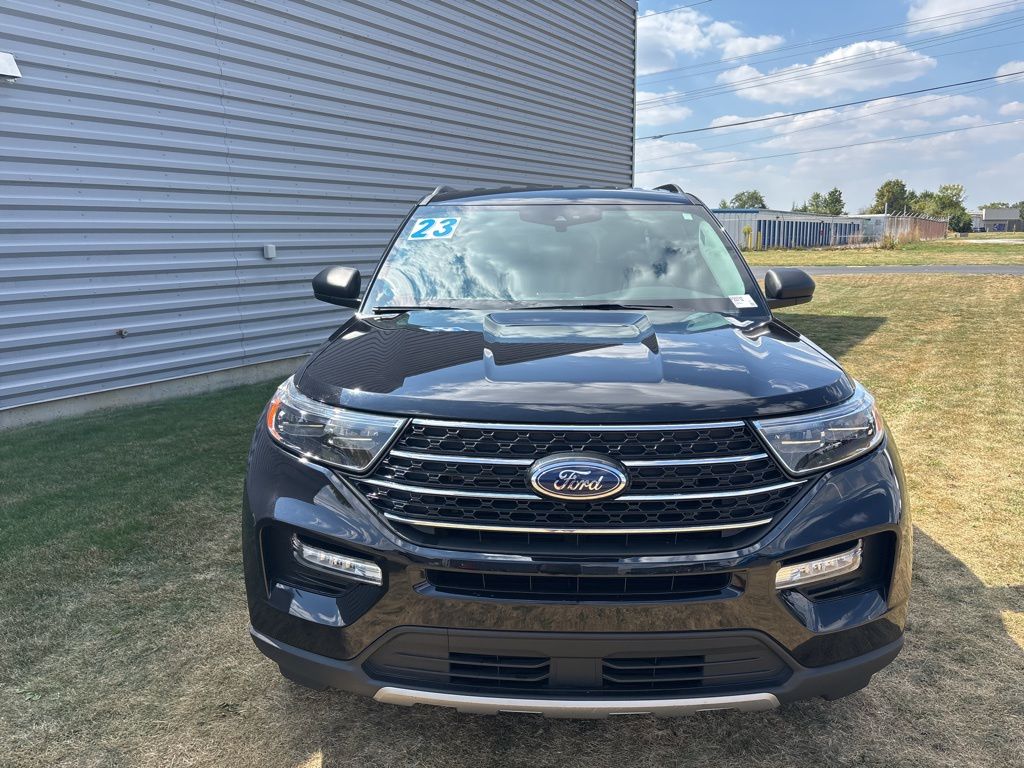 2023 Ford Explorer XLT photo 8