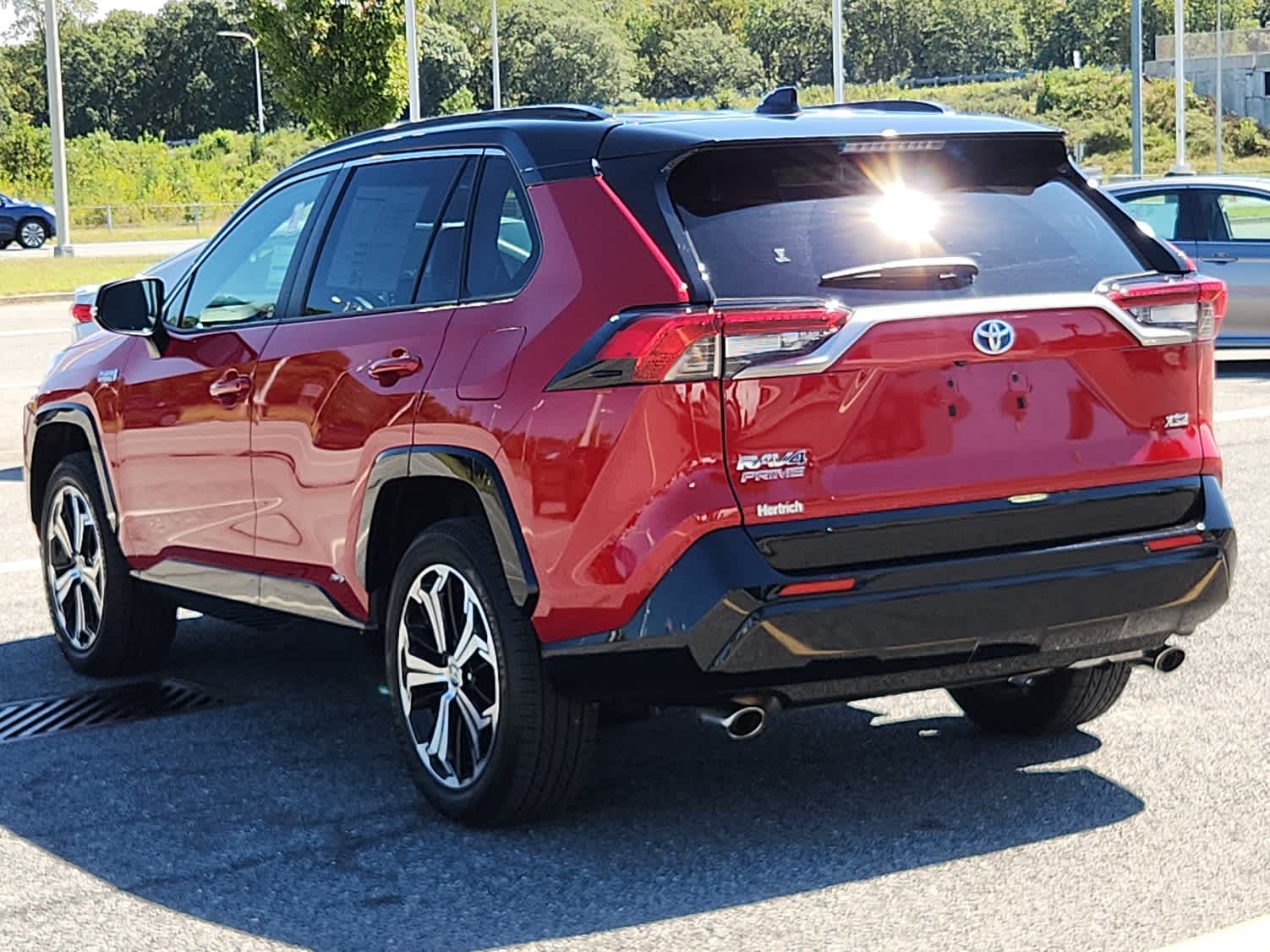 2022 Toyota RAV4 Prime XSE photo 2