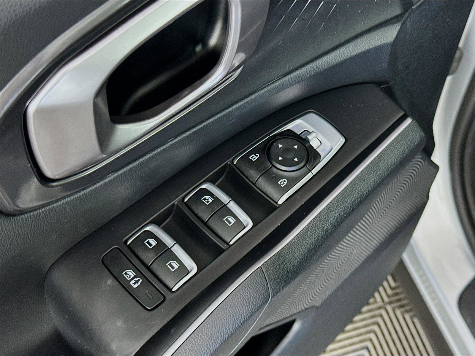 2021 Kia Sorento S photo 19