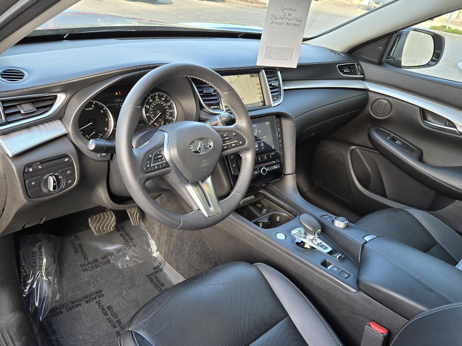 2019 Infiniti QX50 Essential photo 3